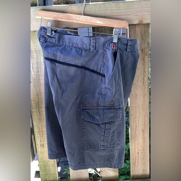 Adidas grey Clima365 cargo shorts, size 34 - Picture 5 of 11